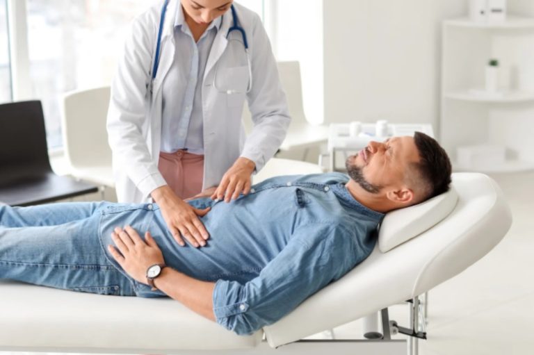 Gastrolog – czym się zajmuje? Jakie choroby leczy?