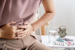 Zespół jelita drażliwego (IBS) – przyczyny, objawy, dieta i leczenie